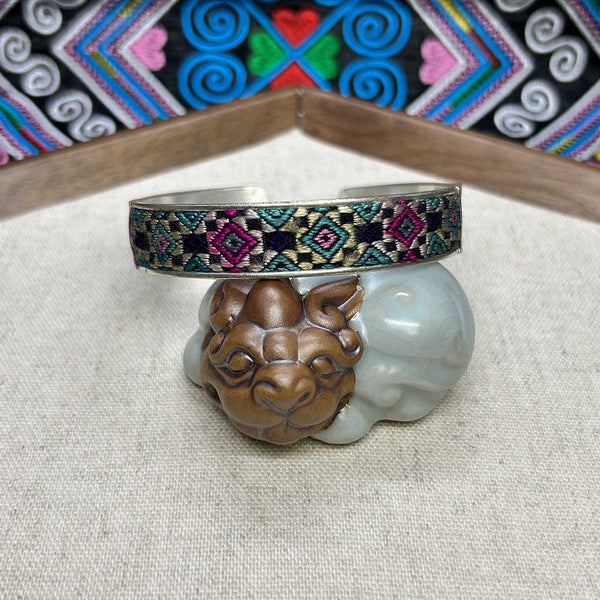 Miao Intangible Cultural Heritage·Miao Embroidery Bracelet