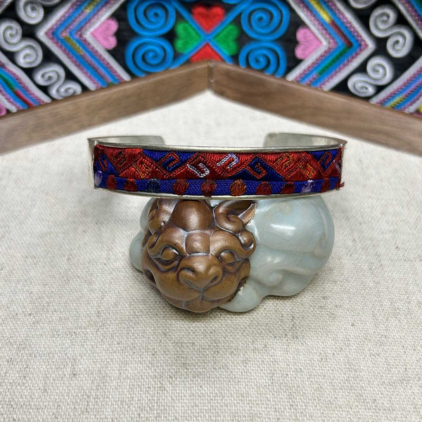 Miao Intangible Cultural Heritage·Miao Embroidery Bracelet